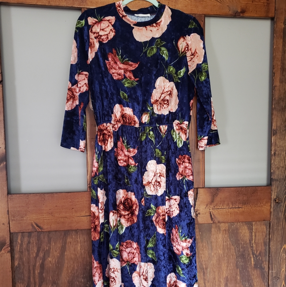 3/4 Length Velvet Floral Midi Dress -M/L